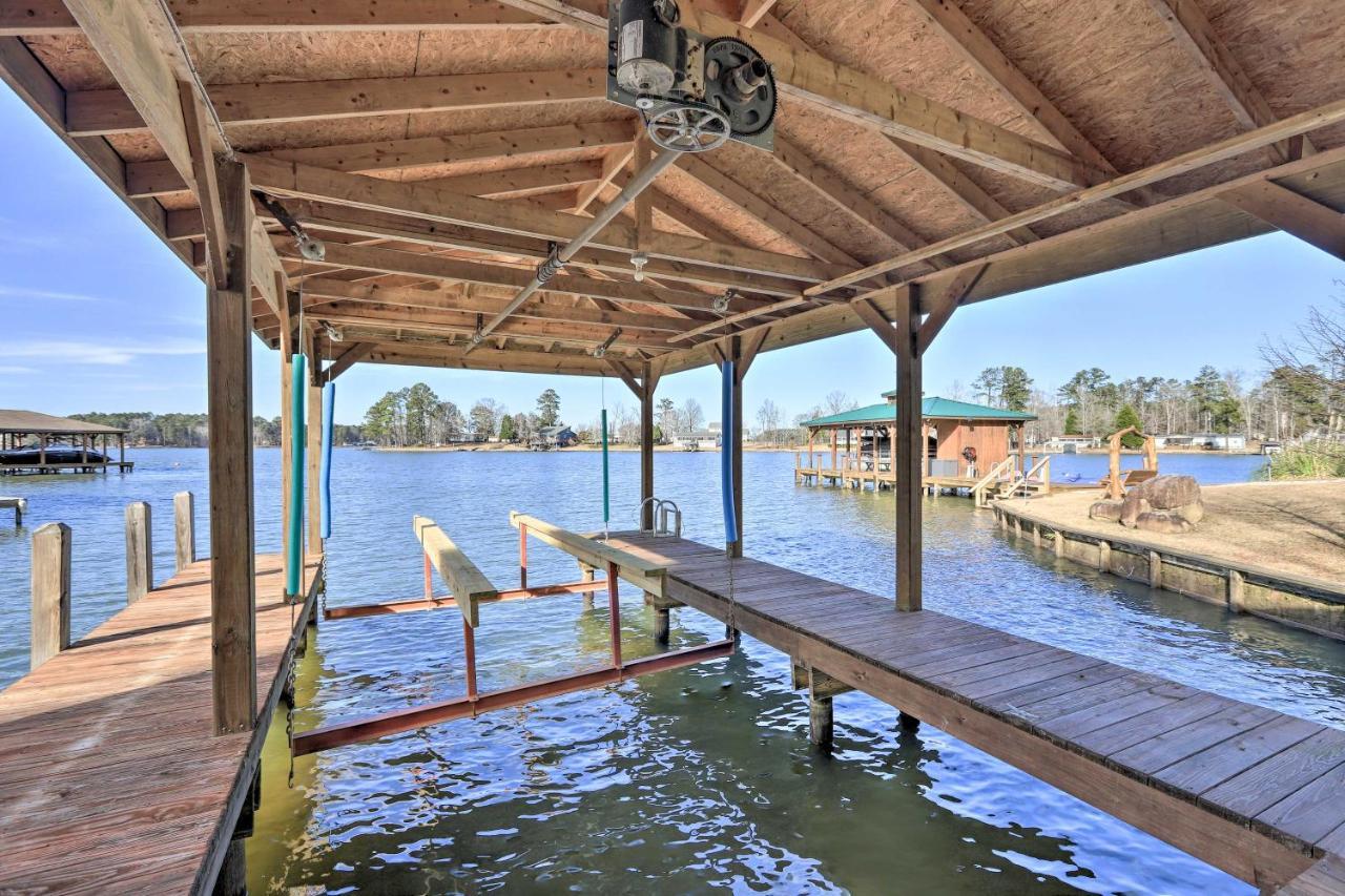 Lakefront Sparta Cottage With Decks And Boat Dock Exterior foto